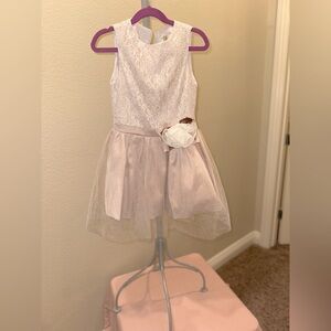 Gorgeous Size 6 brand new girls formal dress